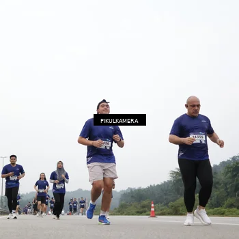 Runner Photo 7429738