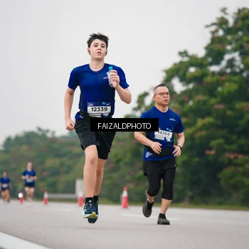 Runner Photo 7429953