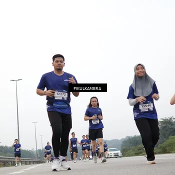 Runner Photo 7430004