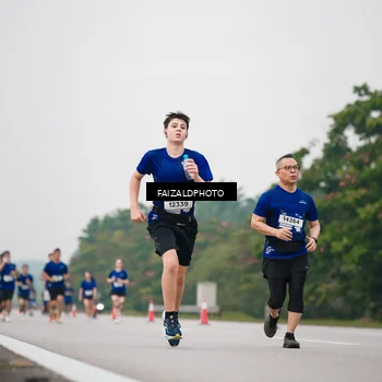 Runner Photo 7430010