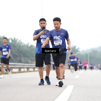 Runner Photo 7430013