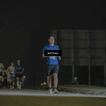 Runner Photo 7430018