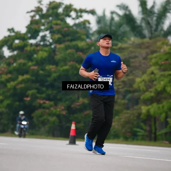Runner Photo 7430030