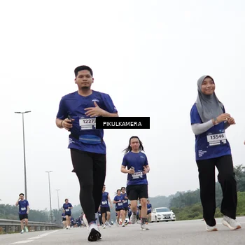 Runner Photo 7430033