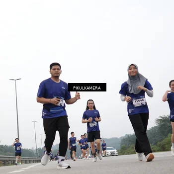 Runner Photo 7430038