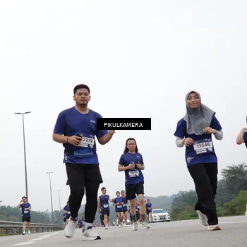 Runner Photo 7430067