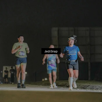 Runner Photo 7430102