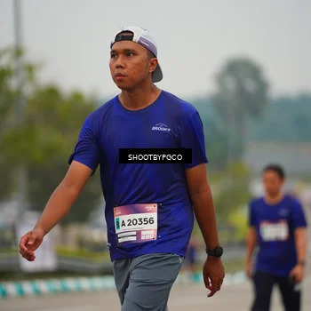 Runner Photo 7430105