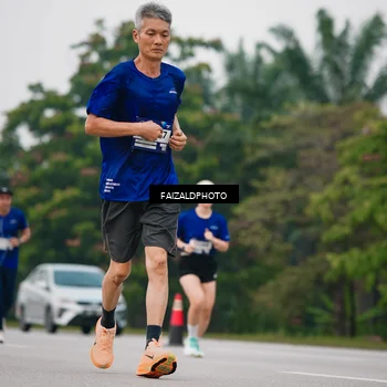 Runner Photo 7430187