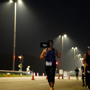 Runner Photo 7430307