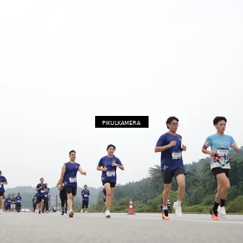 Runner Photo 7430334