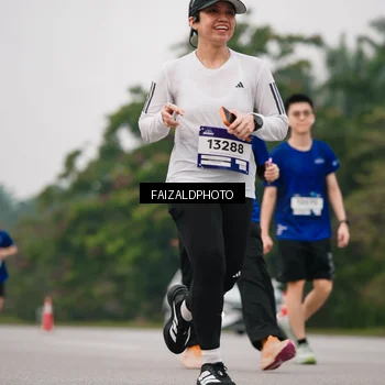 Runner Photo 7430348