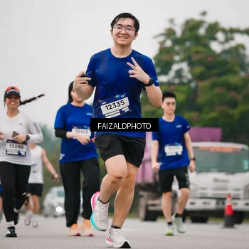 Runner Photo 7430393