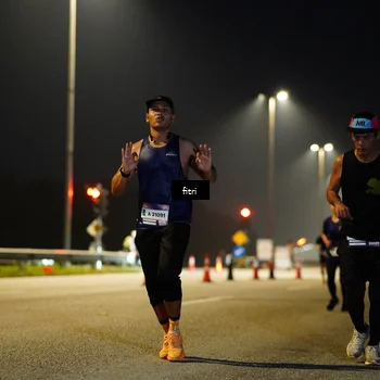 Runner Photo 7430395