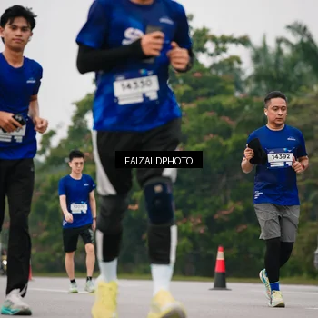 Runner Photo 7430411
