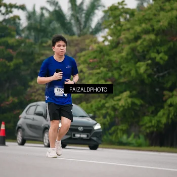 Runner Photo 7430516