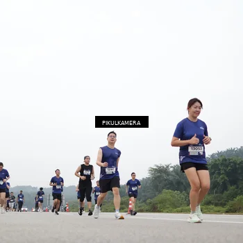 Runner Photo 7430571