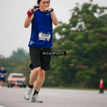Runner Photo 7430578
