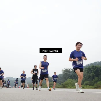 Runner Photo 7430599