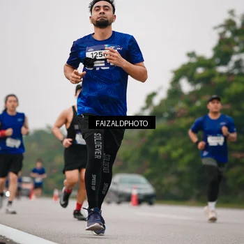 Runner Photo 7430663