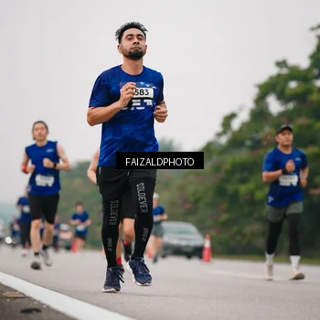 Runner Photo 7430672