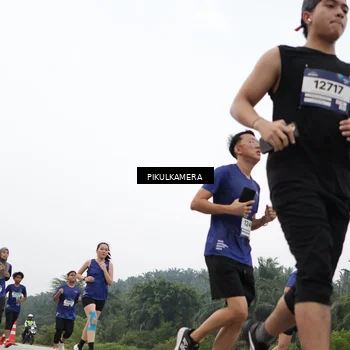 Runner Photo 7430678