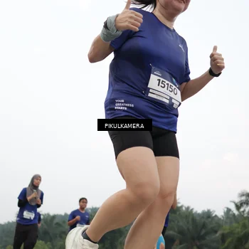 Runner Photo 7430691
