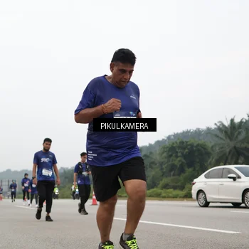 Runner Photo 7430741