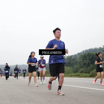 Runner Photo 7430892
