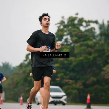 Runner Photo 7431058
