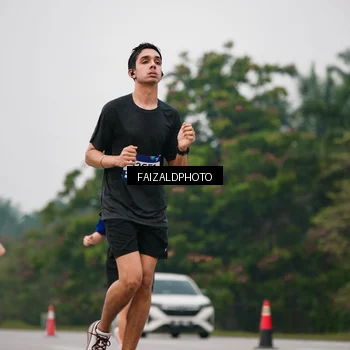 Runner Photo 7431059
