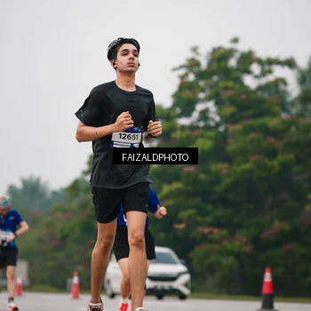 Runner Photo 7431060
