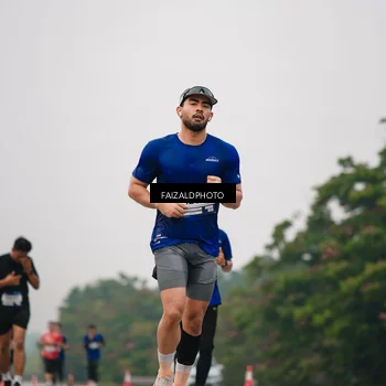 Runner Photo 7431693