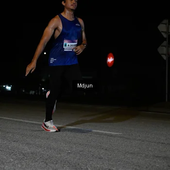 Runner Photo 7431700