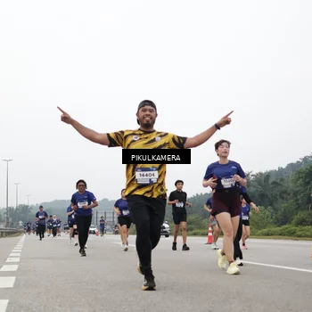 Runner Photo 7431772