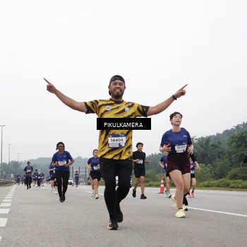 Runner Photo 7431811