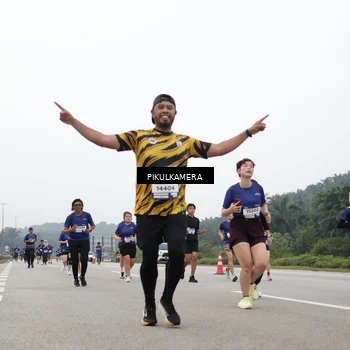 Runner Photo 7431843