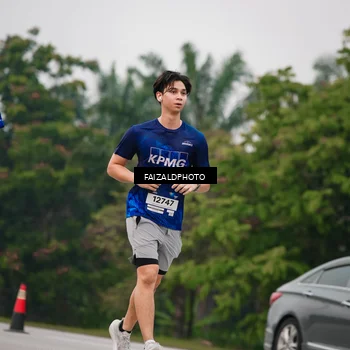 Runner Photo 7431845