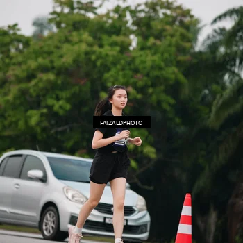 Runner Photo 7432001