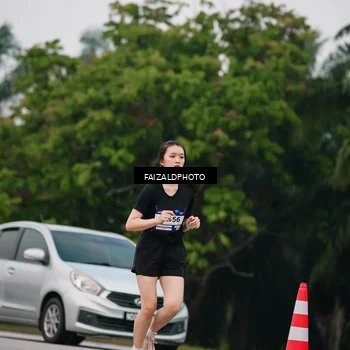 Runner Photo 7432009