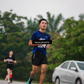 Runner Photo 7432049