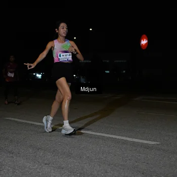 Runner Photo 7432051