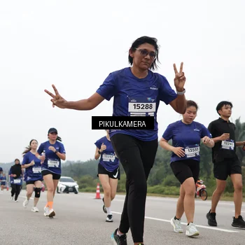 Runner Photo 7432275