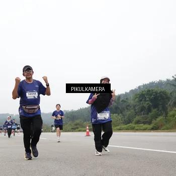 Runner Photo 7432685