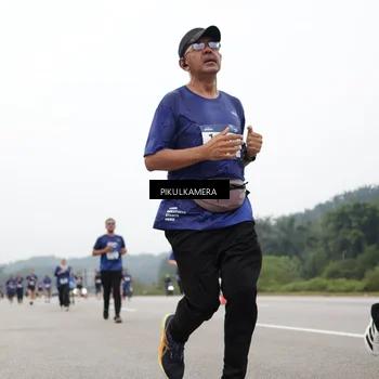 Runner Photo 7432806