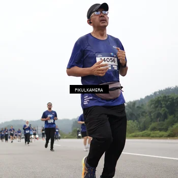 Runner Photo 7432811