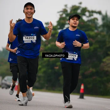 Runner Photo 7432876
