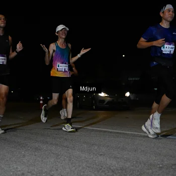 Runner Photo 7433038