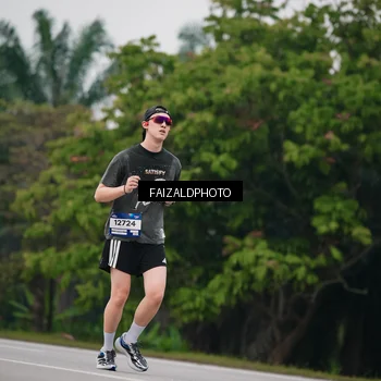 Runner Photo 7433041
