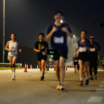Runner Photo 7433100